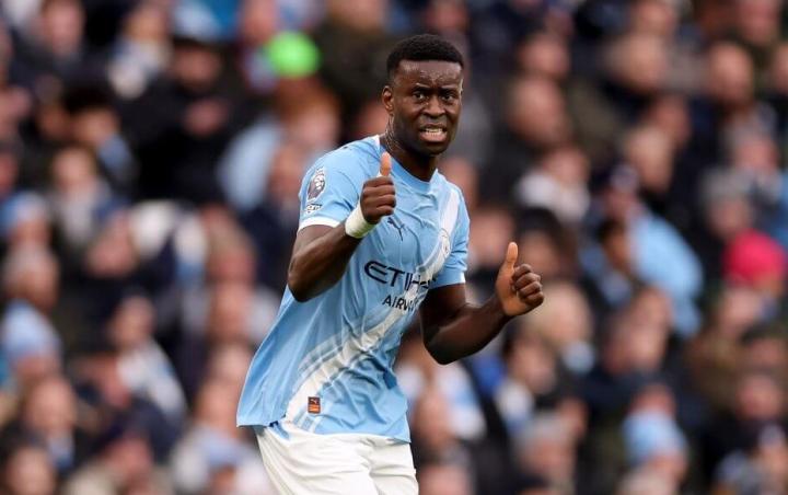 信念永不熄灭,曼城后卫格伊直面欧冠逆境;次回合对皇马,团结就是力量。 体育新闻