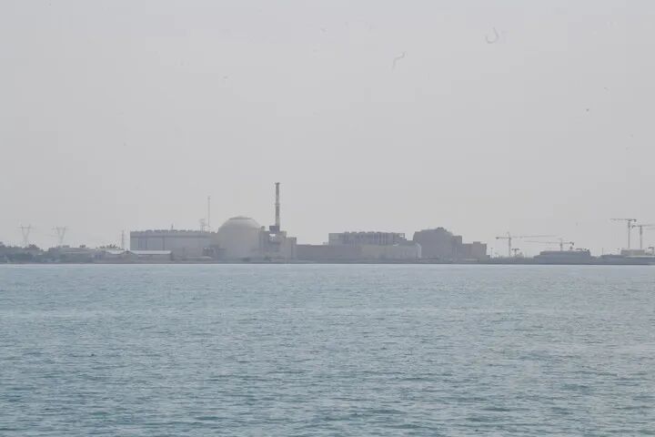  布什尔核设施再起波澜；特朗普谈判言论引多方回应；地区和平前景待观察。 新闻