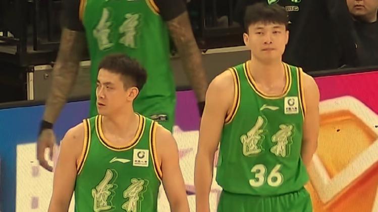  赛场动态：深度剖析辽篮卡位战的核心变量与博弈逻辑 体育新闻