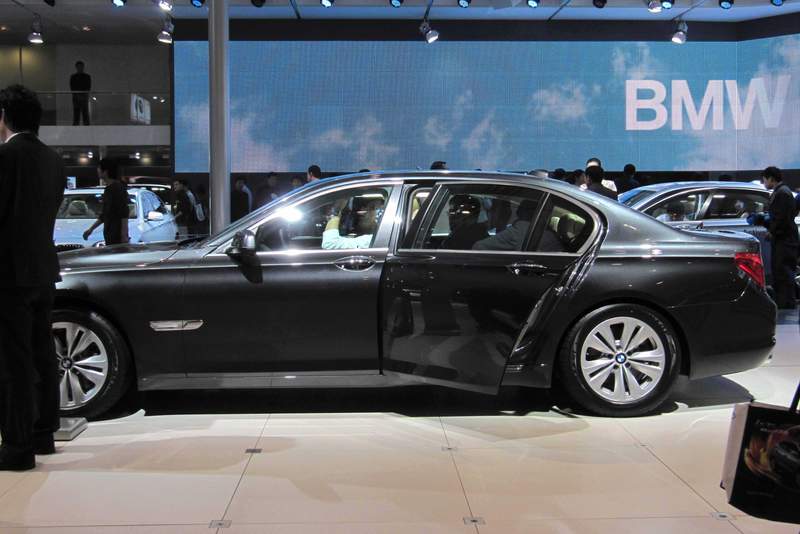  商业闭环的证伪与自救：GUESS中国区撤店的战略逻辑剖析 企业服务