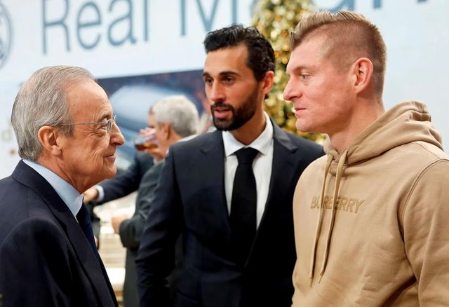  皇马战术资产重构：克罗斯回归背后的传控体系延续逻辑 体育新闻