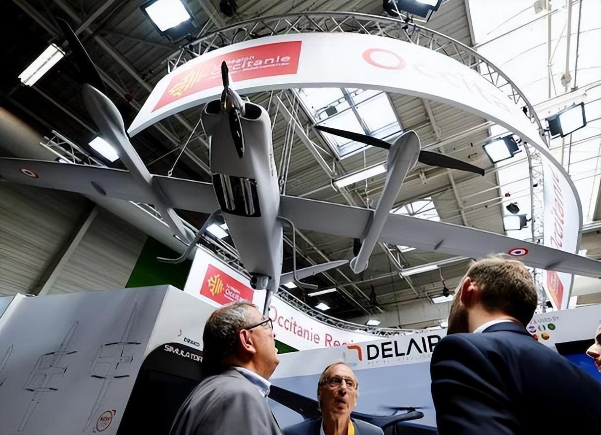  那个在东京签完反华声明的男人，转头就飞去了首尔——大国博弈中的小国外交困境 新闻