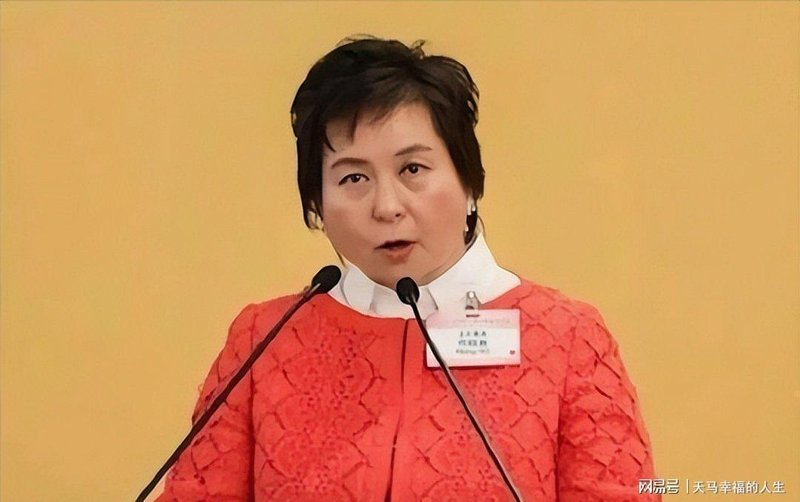  她走了，安静得像从未存在过：何超蕸教会我们的事 新闻