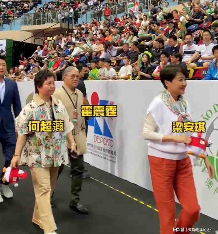 她走了，安静得像从未存在过：何超蕸教会我们的事 新闻