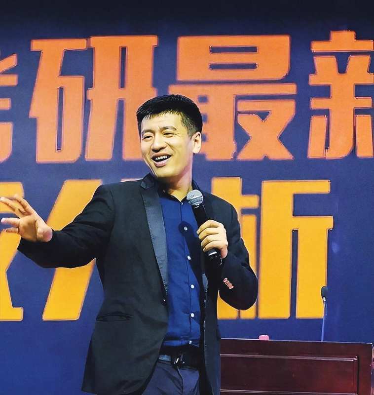 张雪峰遗孀沉默半月后首度发声：一位母亲的危机应对与信息管理方法论